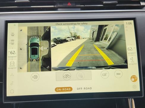 Used 2025 Land Rover Range Rover Sport SE image 17