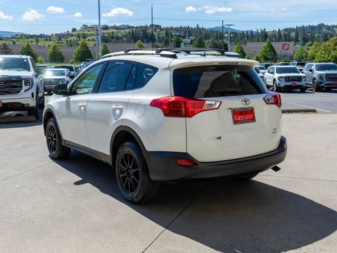 Used 2015 Toyota RAV4 LE AWD/4WD image 5