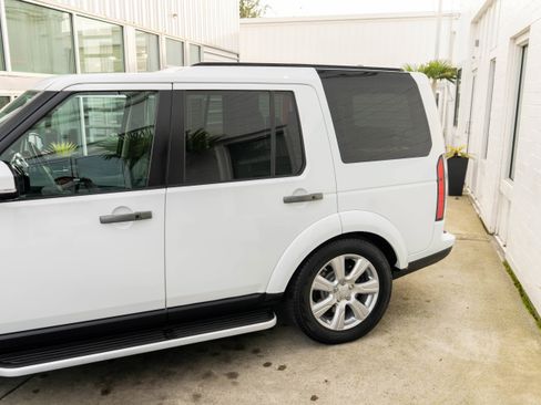 Used 2016 Land Rover LR4 HSE Silver Edition AWD/4WD image 5