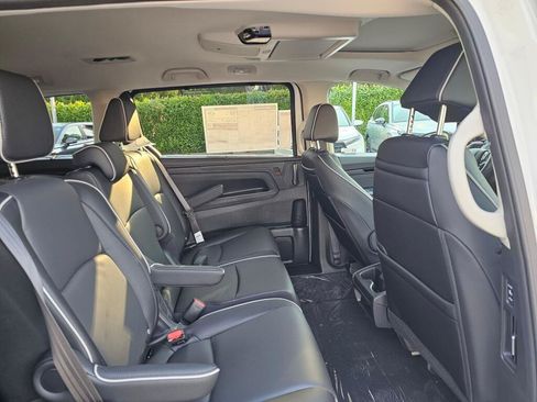New 2026 Honda Odyssey Touring image 14