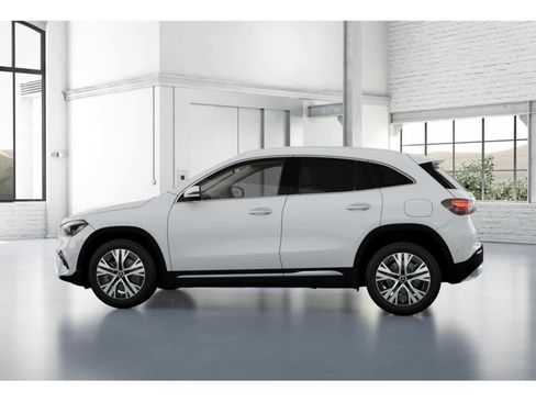 New 2025 Mercedes-Benz GLA 250 4MATIC image 32