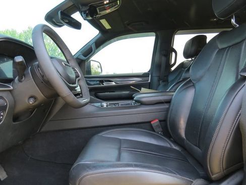 Used 2022 Jeep Wagoneer Series I RWD image 7