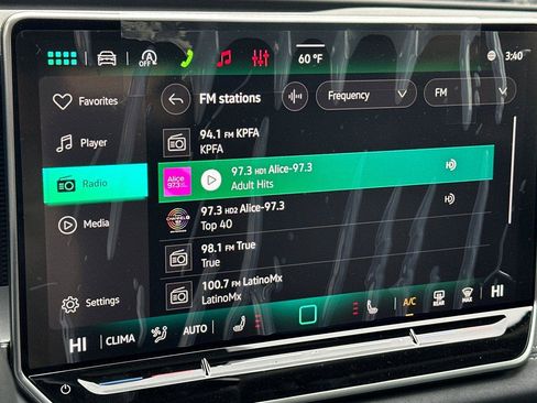 New 2026 Volkswagen Tiguan SE image 17