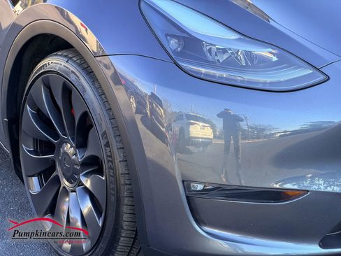 Used 2023 Tesla Model Y Performance image 13
