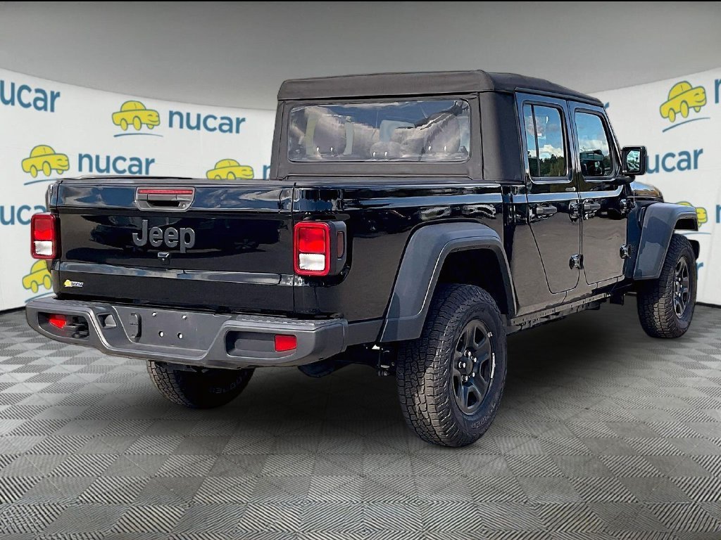 Used 2023 Jeep Gladiator Sport AWD/4WD image 6