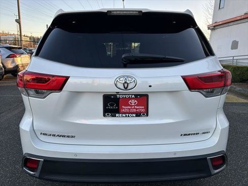 Certified 2019 Toyota Highlander Limited AWD/4WD image 6