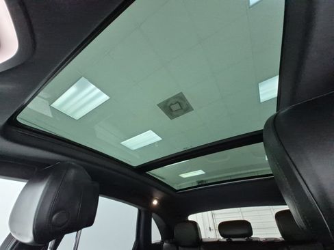 Certified 2022 Porsche Macan AWD/4WD image 21
