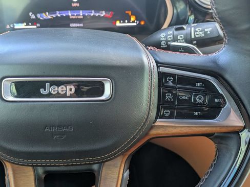 Used 2022 Jeep Grand Cherokee L Summit AWD/4WD image 17