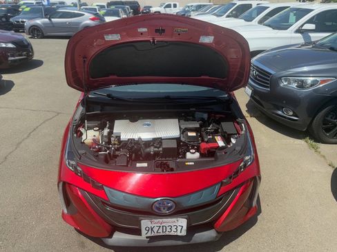 Used 2017 Toyota Prius Prime Premium image 13