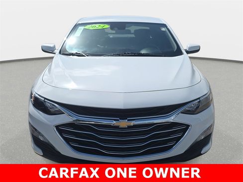 Used 2024 Chevrolet Malibu LT image 2