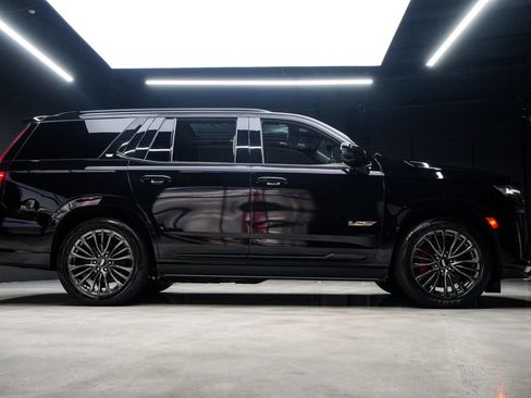 Used 2023 Cadillac Escalade V AWD/4WD image 9