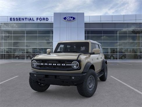 New 2025 Ford Bronco Outer Banks w/ Sasquatch Package image 2