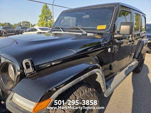Used 2019 Jeep Wrangler Unlimited Sahara AWD/4WD image 5