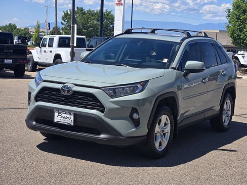 Used 2021 Toyota RAV4 XLE w/ Convenience Package AWD/4WD image 5