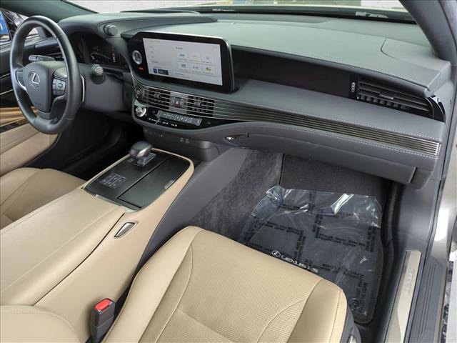 Used 2024 Lexus LS 500 RWD image 22