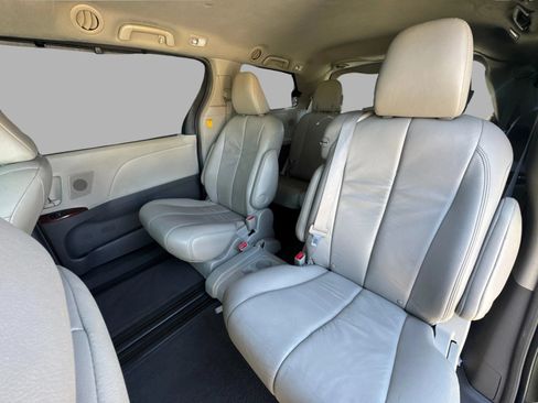 Used 2011 Toyota Sienna XLE w/ XLE Navigation Pkg FWD image 29