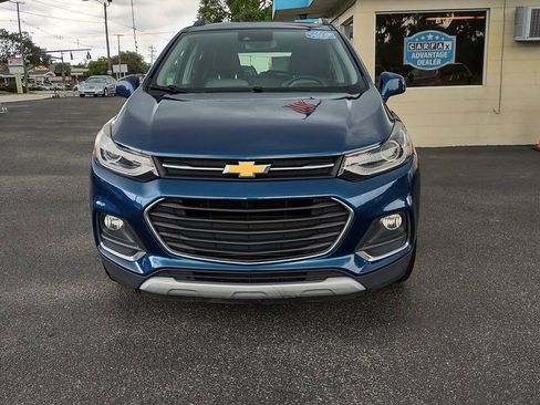 Used 2020 Chevrolet Trax Premier FWD image 2