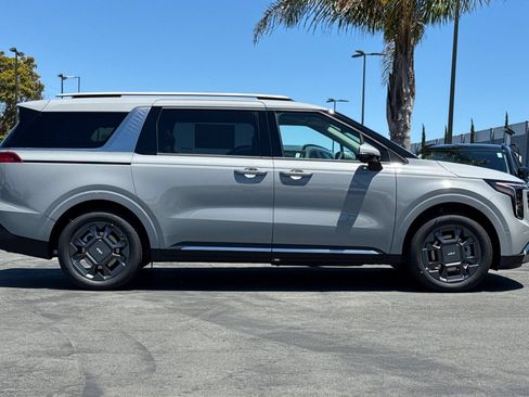 New 2026 Kia Carnival SX FWD image 3