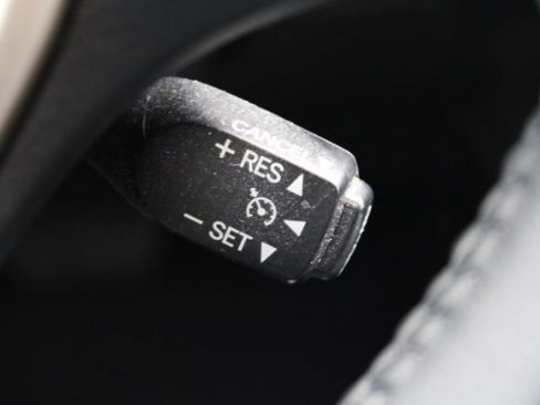 Used 2013 Toyota RAV4 Limited image 19