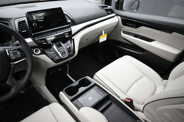 New 2027 Honda Odyssey Touring image 13