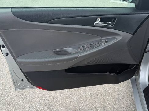 Used 2012 Hyundai Sonata SE FWD image 17