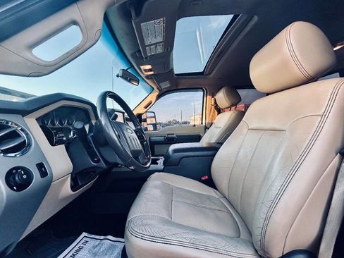 Used 2014 Ford F250 Lariat image 10