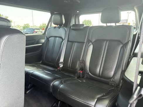 Used 2025 Jeep Wagoneer L 4WD image 23