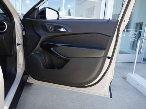 Used 2026 Chevrolet Trax RS w/ Sunroof Package FWD image 18