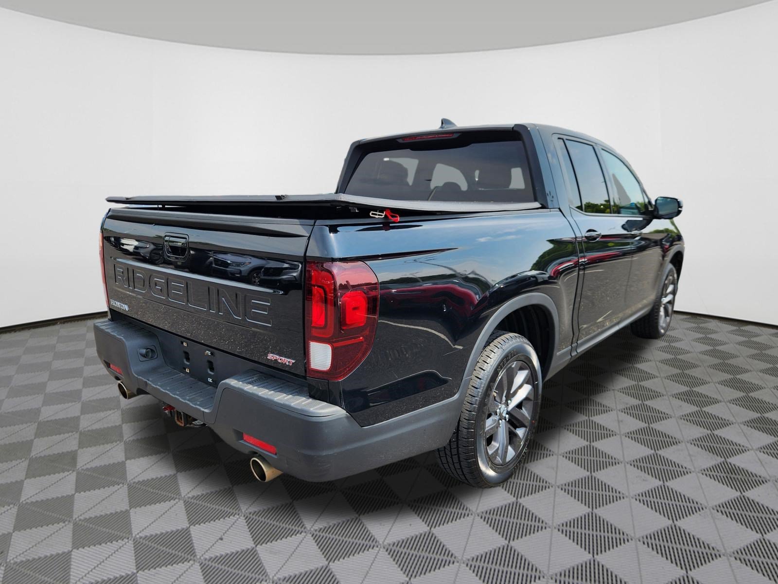 Certified 2024 Honda Ridgeline Sport image 4