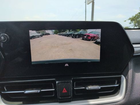 Used 2025 Chevrolet TrailBlazer LT AWD/4WD image 17