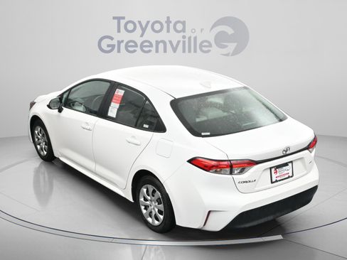 Used 2025 Toyota Corolla LE w/ Convenience Package FWD image 8