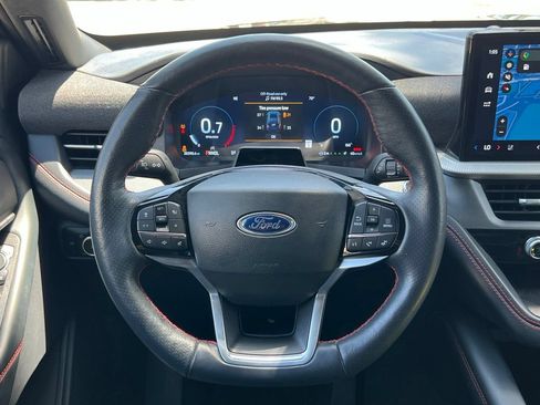 Used 2025 Ford Explorer ST-Line w/ ST-Line Street Pack AWD/4WD image 16
