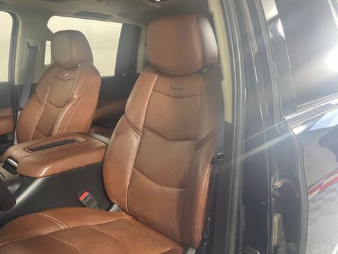 Used 2016 Cadillac Escalade ESV Premium image 24