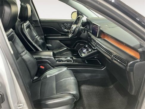 Used 2020 Lincoln Corsair Reserve w/ Equipment Group 202A image 15