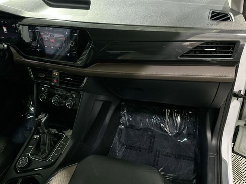 Used 2022 Volkswagen Taos SEL image 39