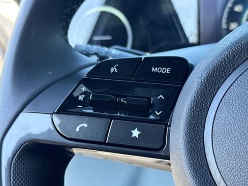 Used 2024 Hyundai Elantra Limited image 33