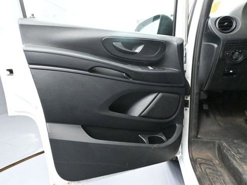 Used 2017 Mercedes-Benz Metris image 16