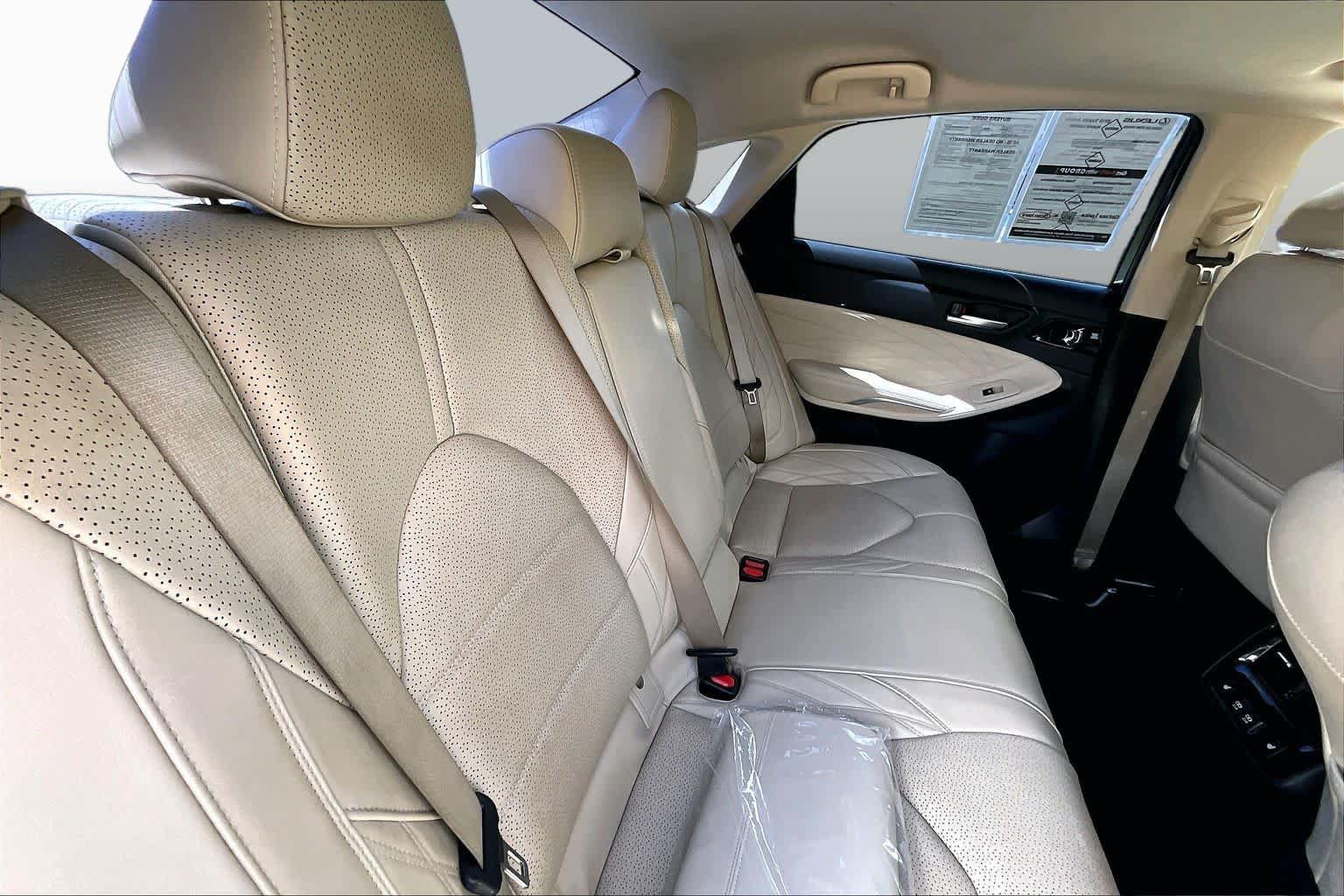 Used 2019 Toyota Avalon Limited FWD image 20