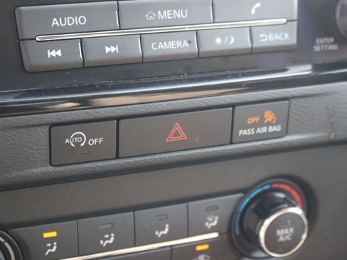 Used 2023 Nissan Frontier SV image 24