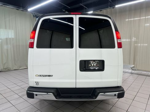 Used 2025 Chevrolet Express 3500 LT w/ LT Preferred Equipment Group RWD image 6