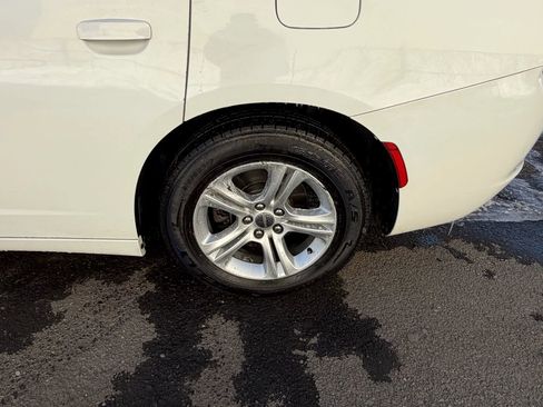 Used 2019 Dodge Charger SXT image 9