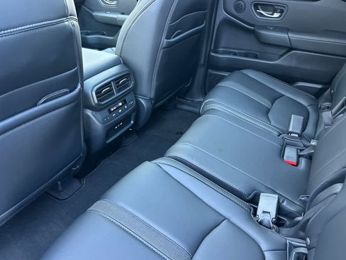 Certified 2025 Honda Pilot Touring image 13
