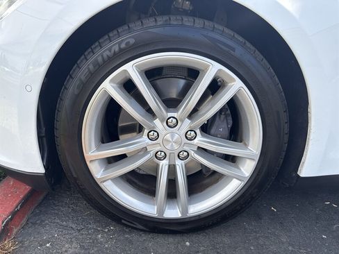 Used 2015 Tesla Model S 70 RWD image 21
