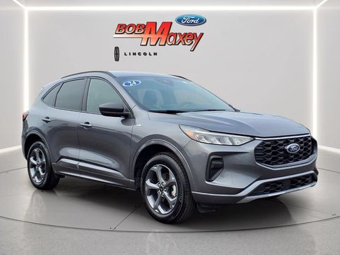 Used 2024 Ford Escape ST-Line w/ Tech Pack #1 AWD/4WD image 3