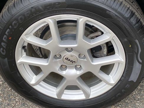 Certified 2022 Jeep Renegade Latitude AWD/4WD image 25