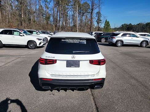 Used 2025 Mercedes-Benz GLB 250 image 10