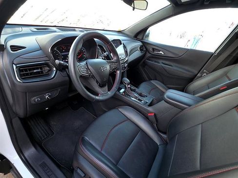 Used 2023 Chevrolet Equinox RS w/ RS Leather Package FWD image 3