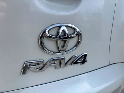 Used 2011 Toyota RAV4 Limited w/ Limited Extra Value Pkg image 10