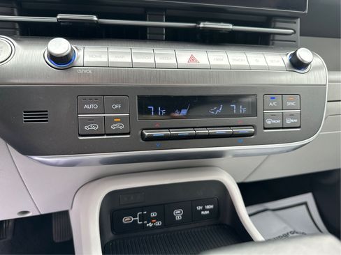 Certified 2025 Hyundai Kona SEL AWD/4WD image 27