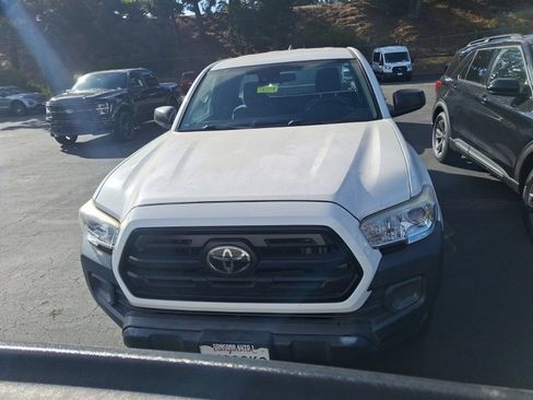 Used 2018 Toyota Tacoma SR RWD image 2